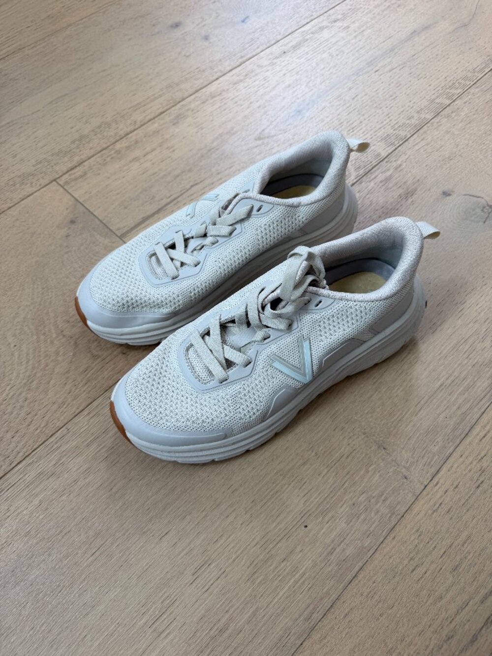 Vionic Walk Max in Cream